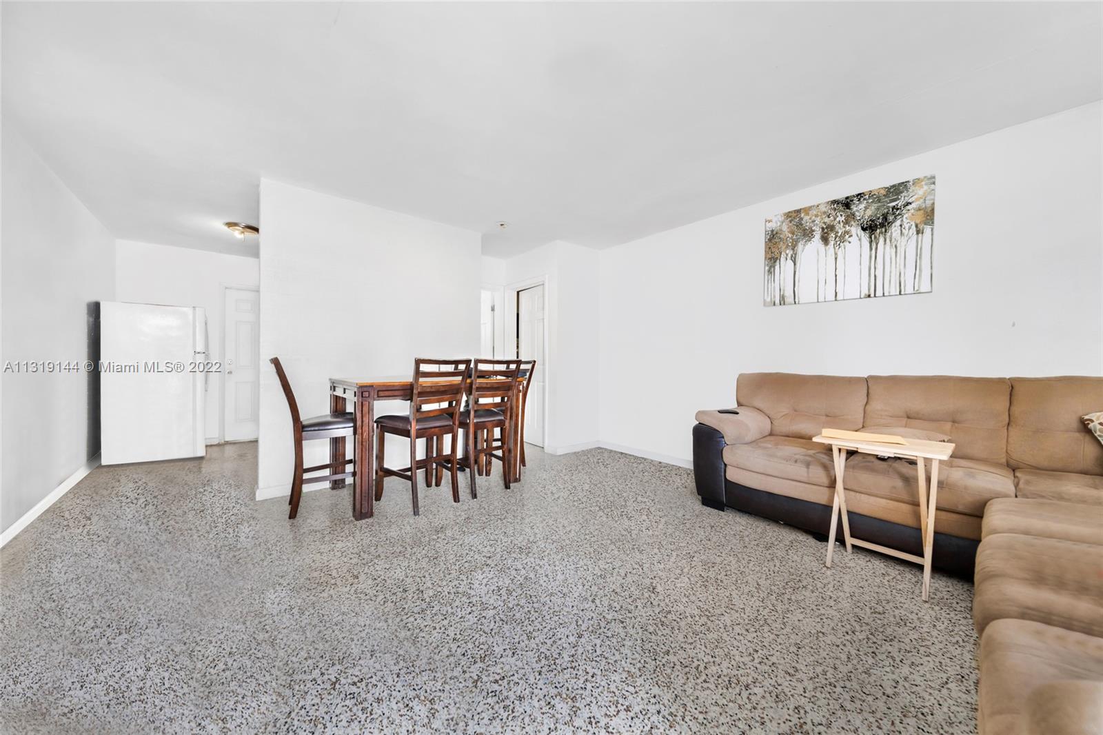 See details / 2450 sq. ft. $ 2023-01-04 0 Photo