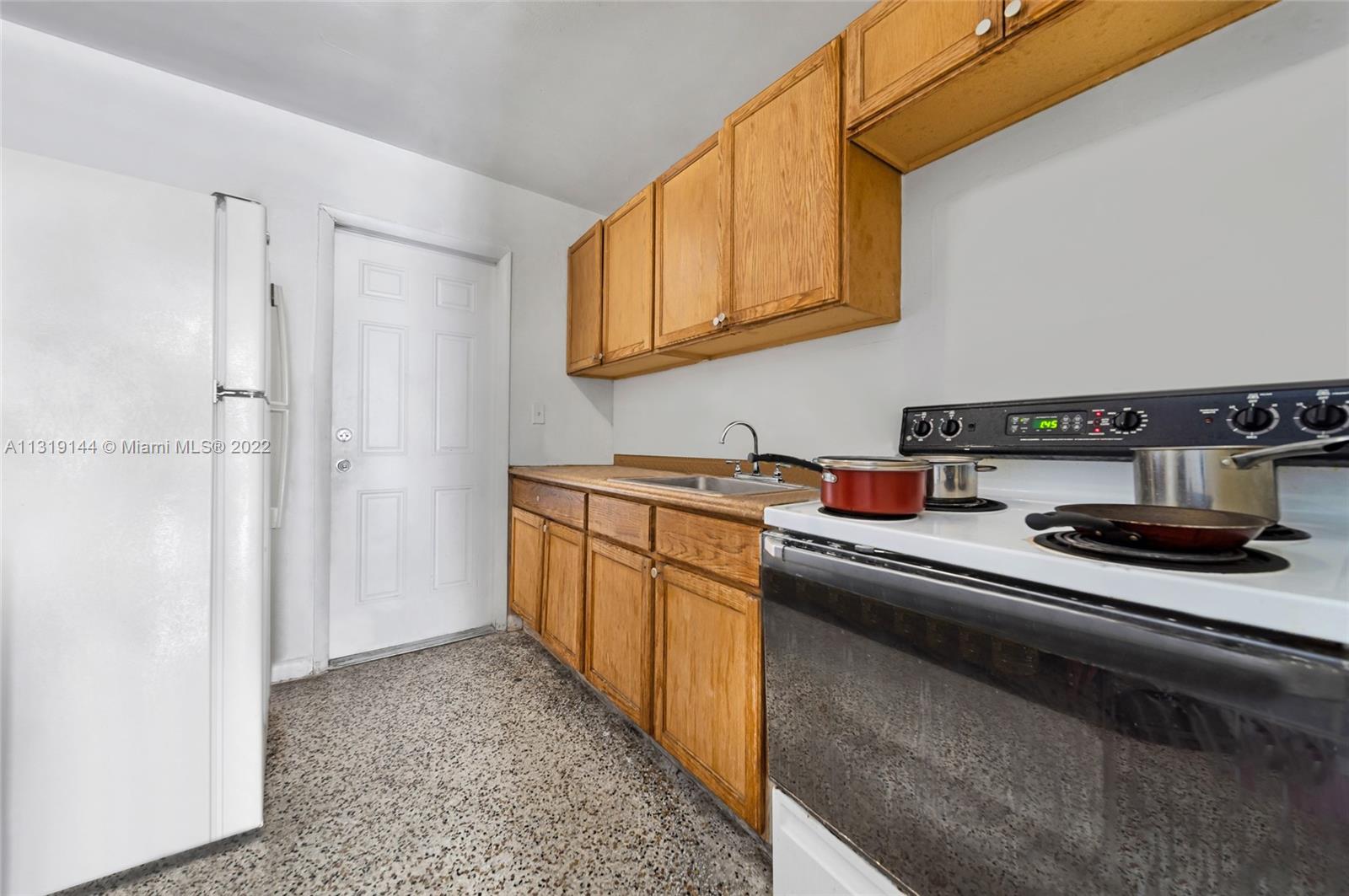 See details / 2450 sq. ft. $ 2023-01-04 0 Photo
