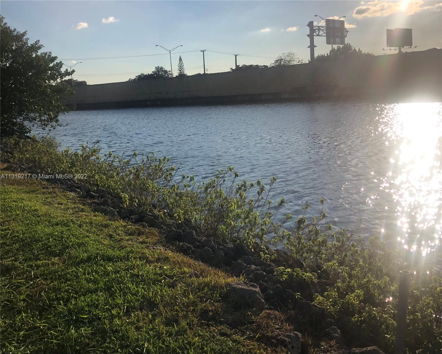 See details / 3118 sq. ft. $ 2023-01-24 0 Photo