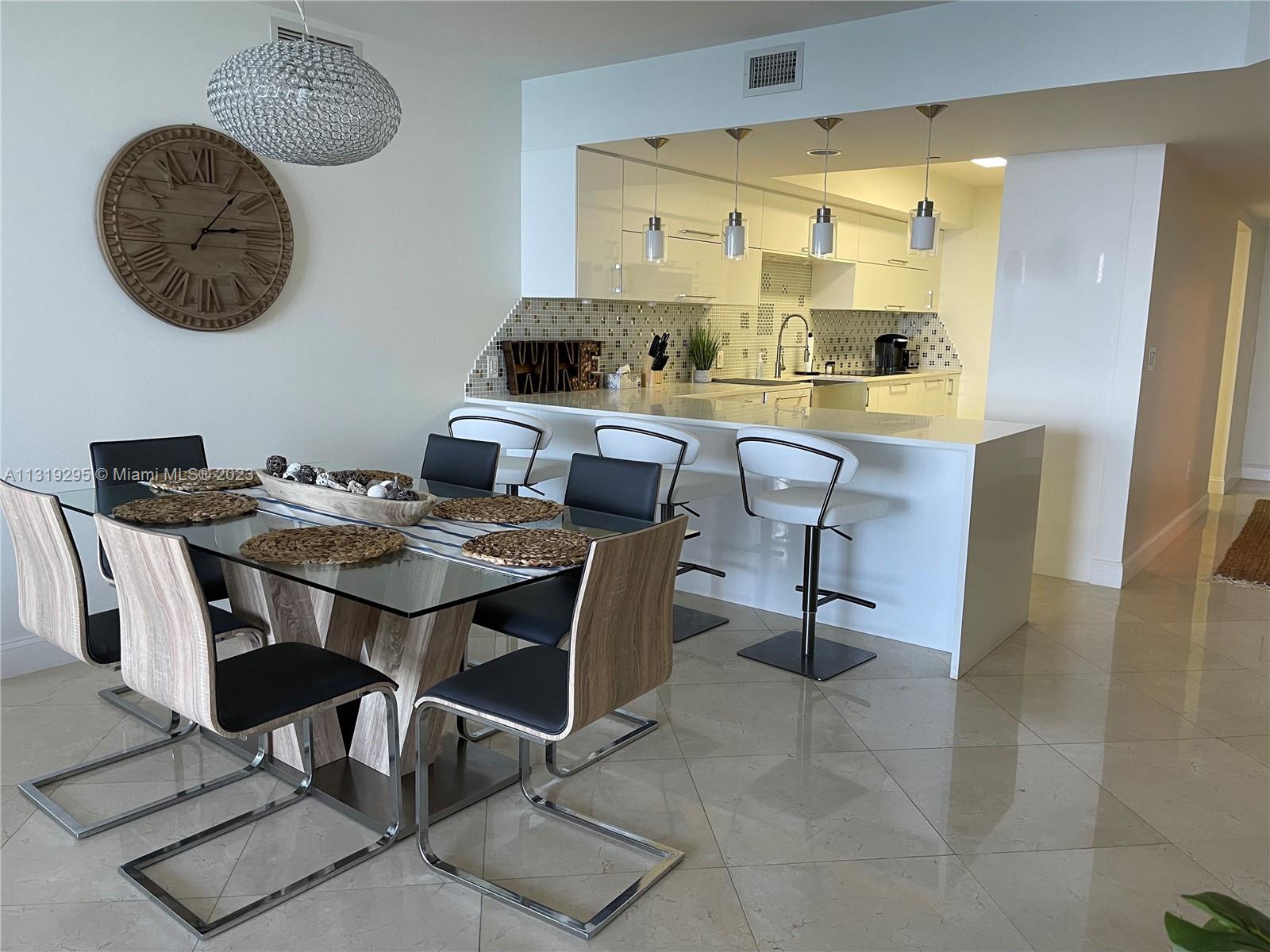 Ver detalles 903 3 / 3 1841 sq. ft. $ 2022-12-25 0 foto