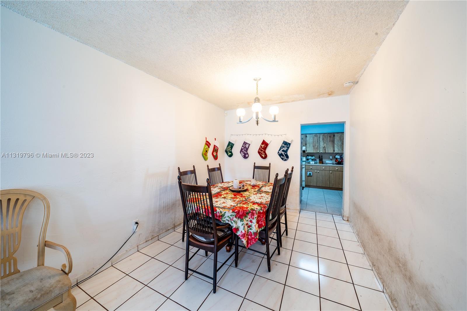 See details / 2769 sq. ft. $ 2022-12-27 0 Photo