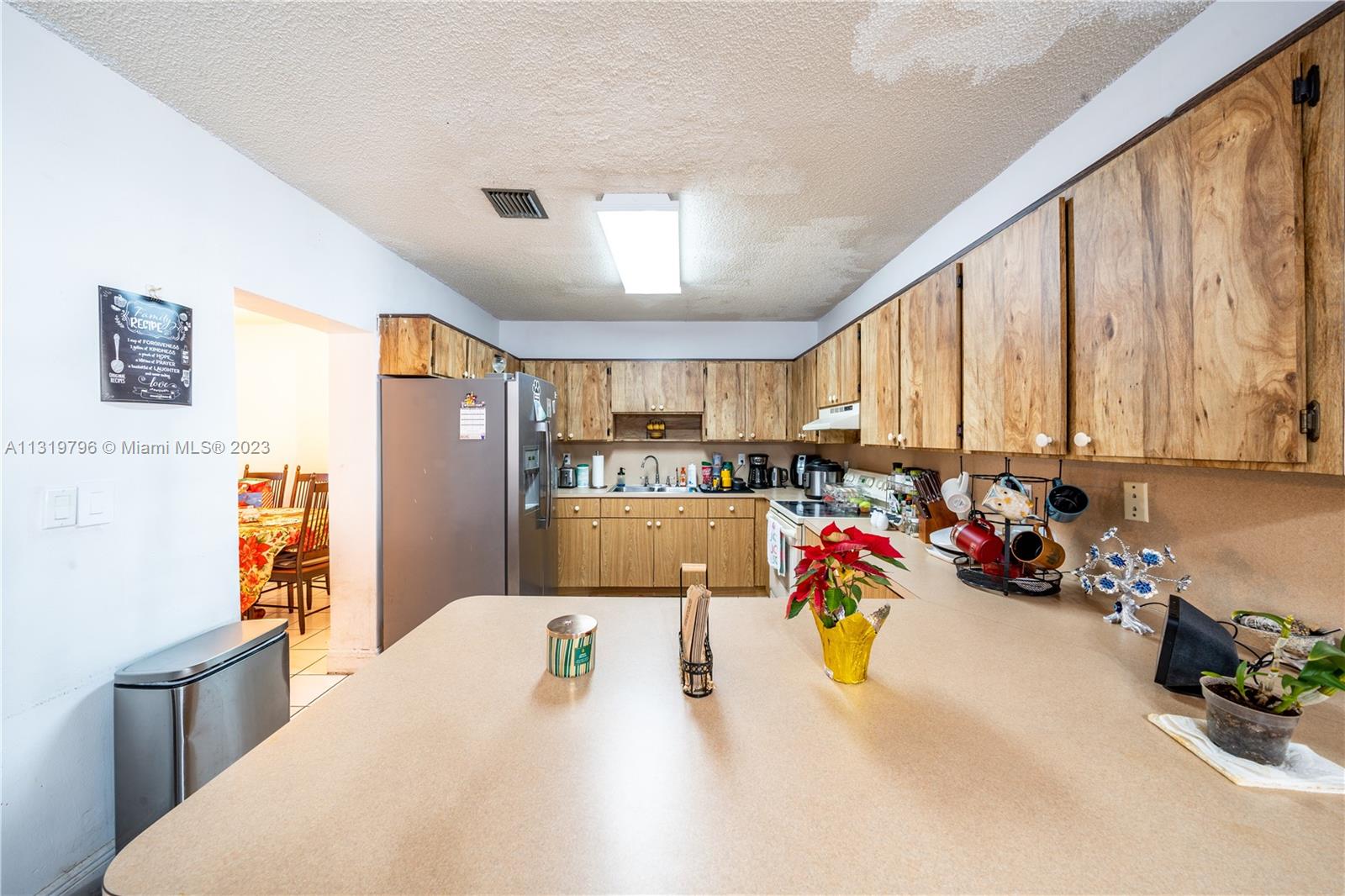 See details / 2769 sq. ft. $ 2022-12-27 0 Photo
