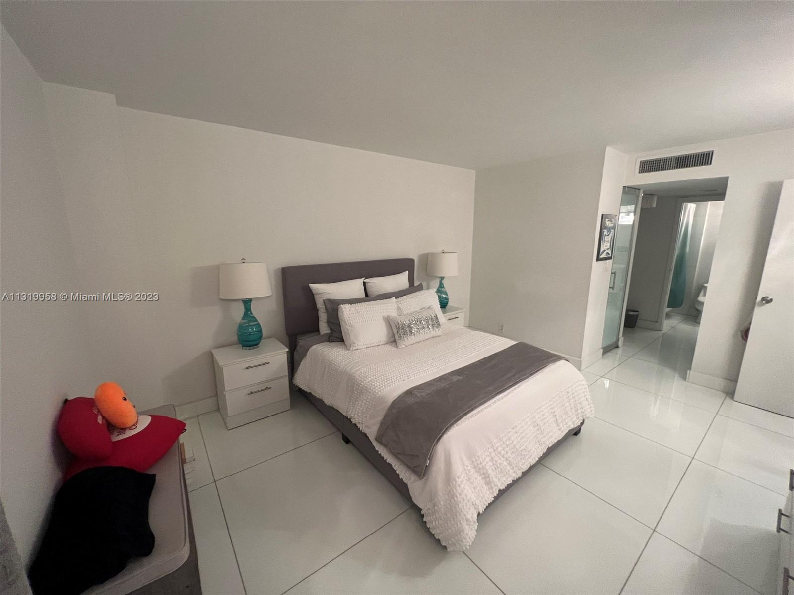 Photo of 3475 Country Club Dr #816, Aventura, Florida, 33180 -