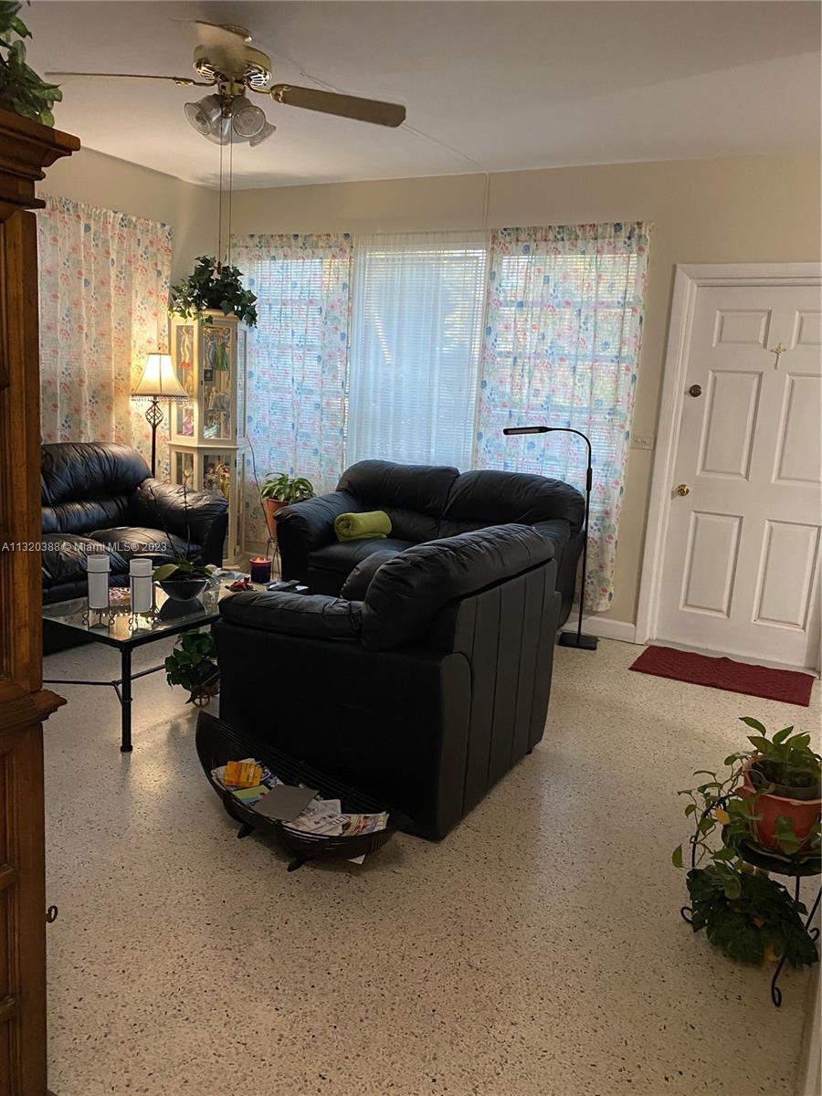 See details / 3113 sq. ft. $ 2022-12-29 0 Photo