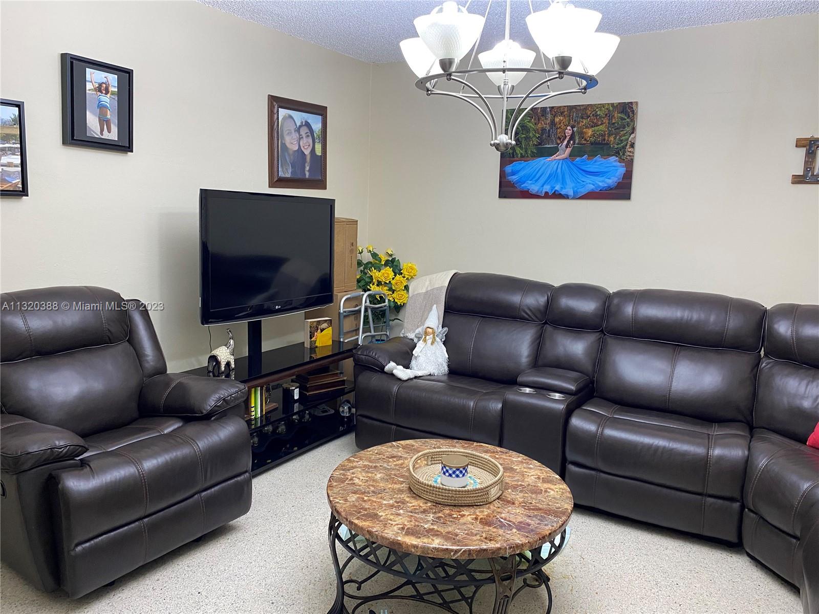 See details / 3113 sq. ft. $ 2022-12-29 0 Photo