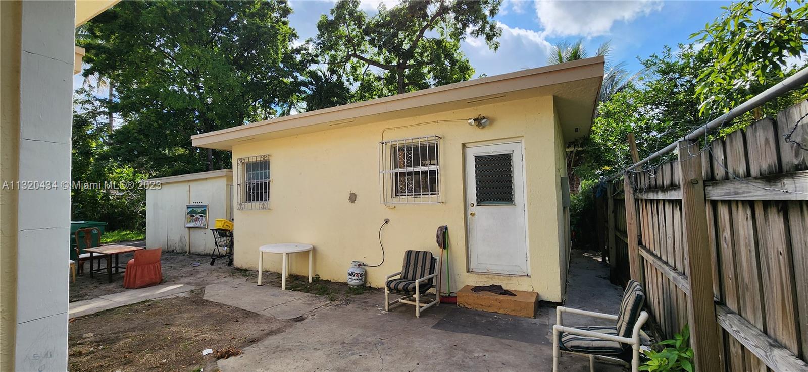 See details / 2168 sq. ft. $ 2022-12-29 0 Photo