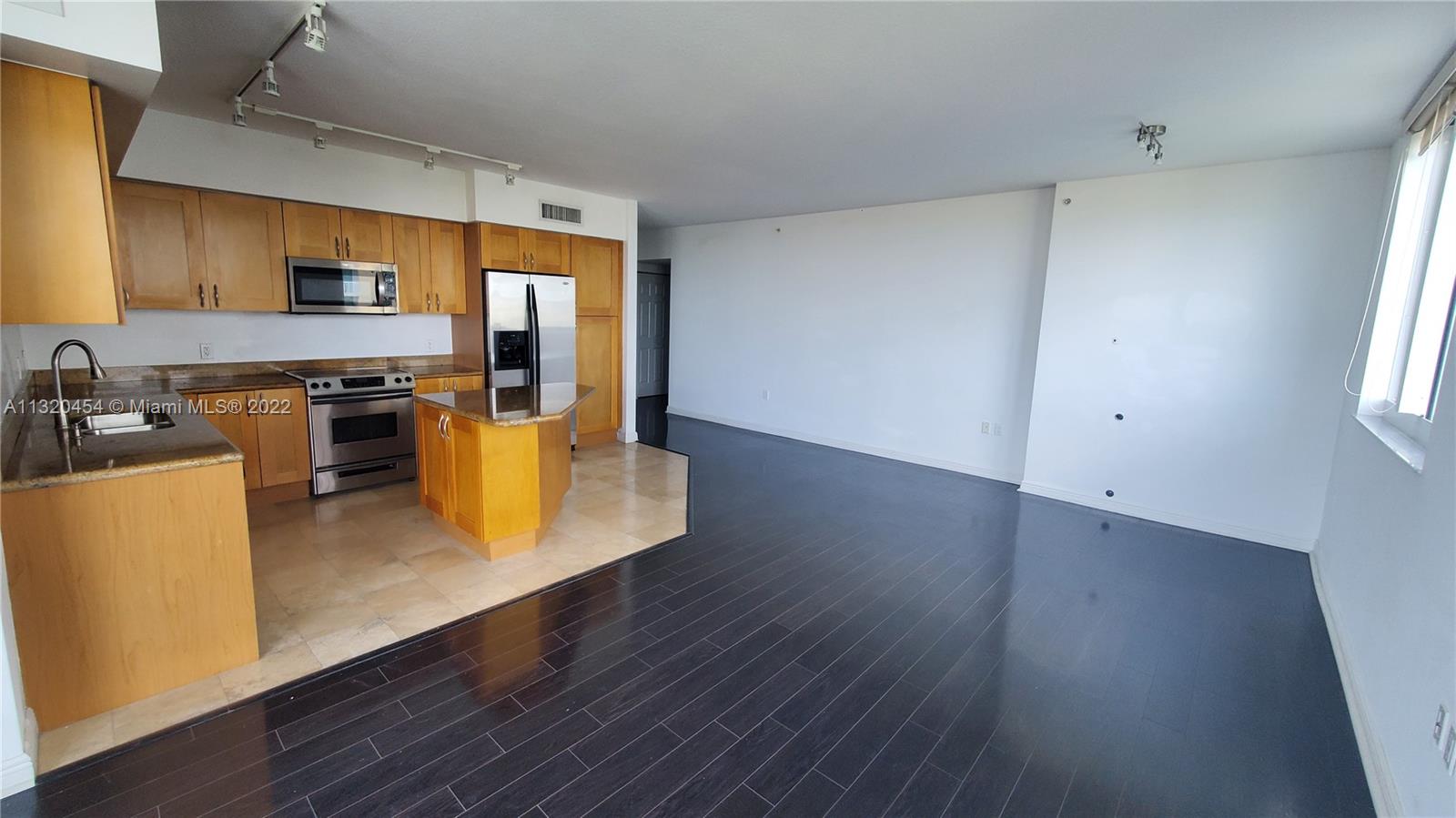 Фото 1755 Hallandale Beach Blvd #402E, Hallandale Beach, Florida, 33009 -