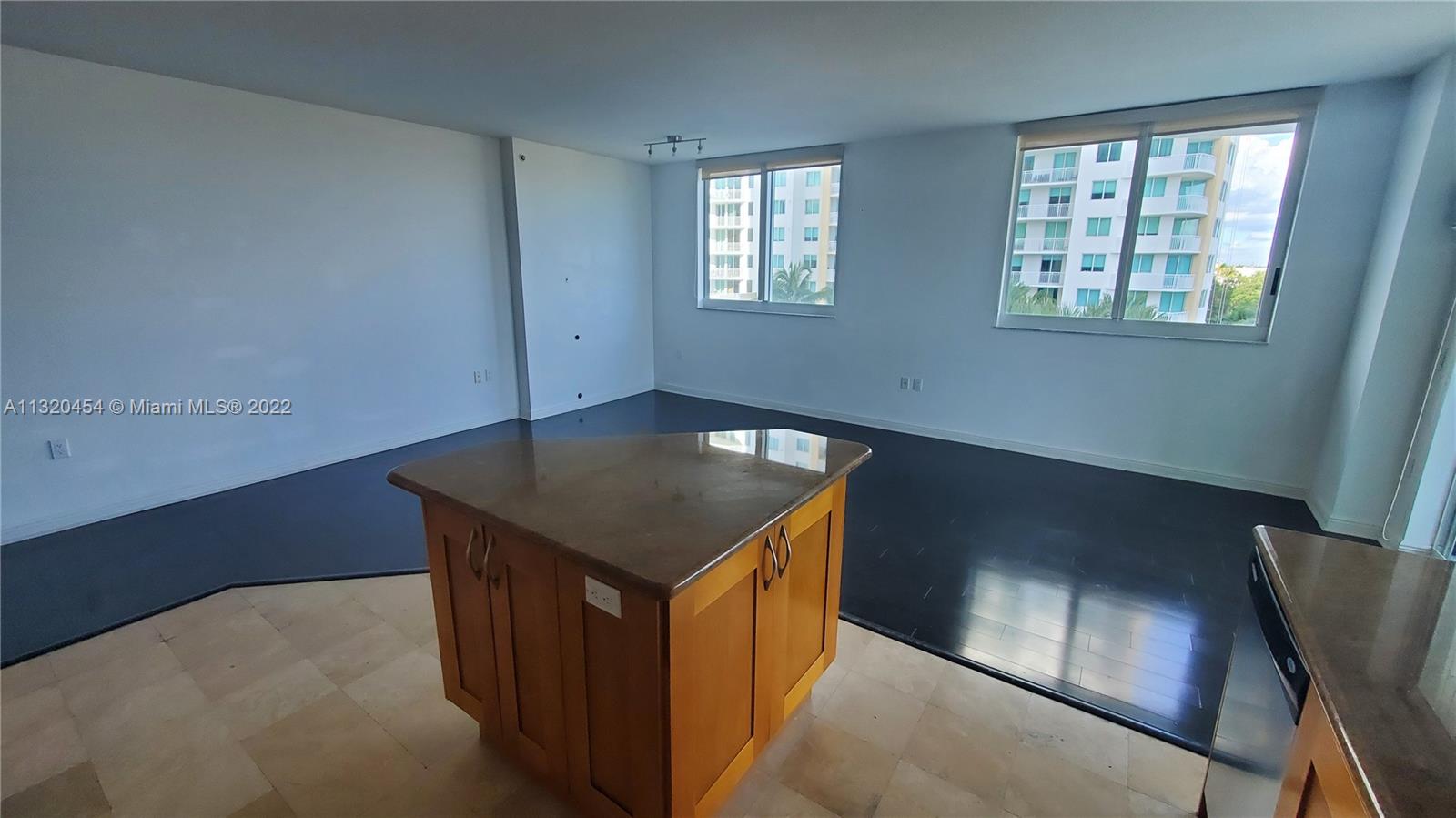 Фото 1755 Hallandale Beach Blvd #402E, Hallandale Beach, Florida, 33009 -