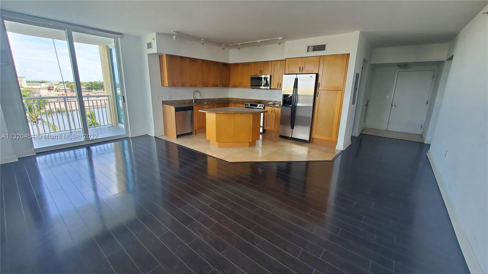 Фото 1755 Hallandale Beach Blvd #402E, Hallandale Beach, Florida, 33009 -