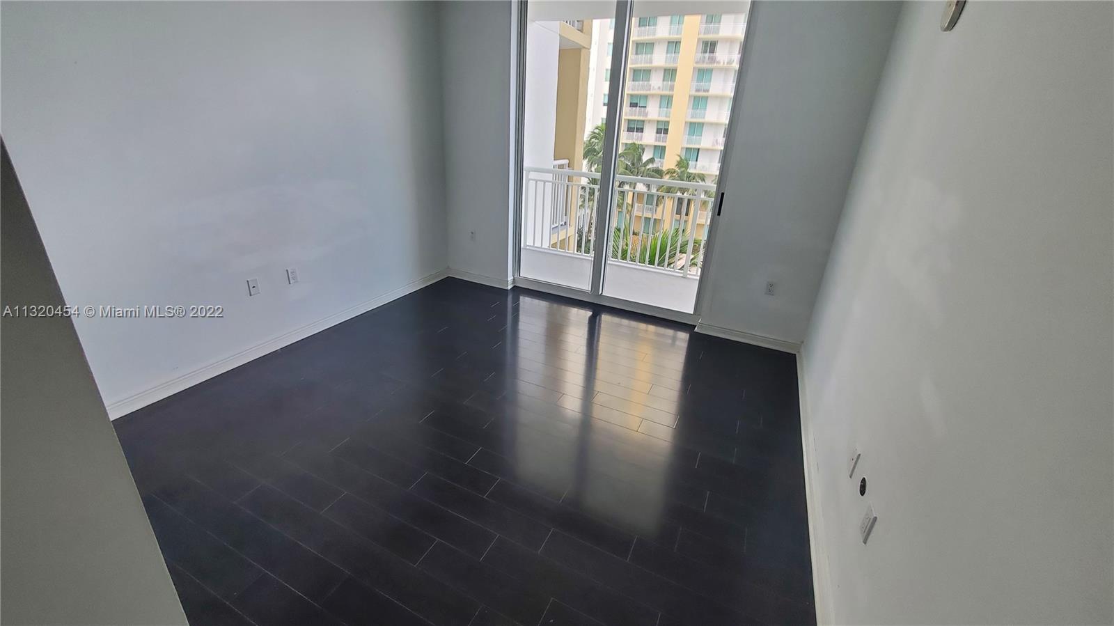Фото 1755 Hallandale Beach Blvd #402E, Hallandale Beach, Florida, 33009 -