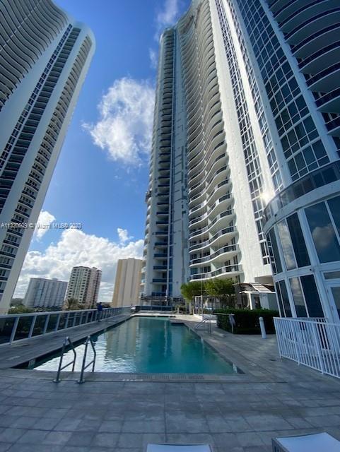 Ver detalles 505 2 / 2 1435 sq. ft. $ 2022-12-30 0 foto