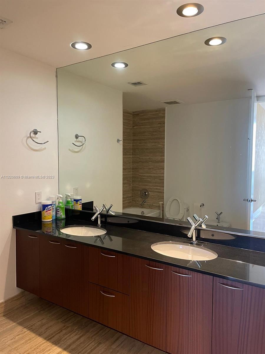 Ver detalles 505 2 / 2 1435 sq. ft. $ 2022-12-30 0 foto