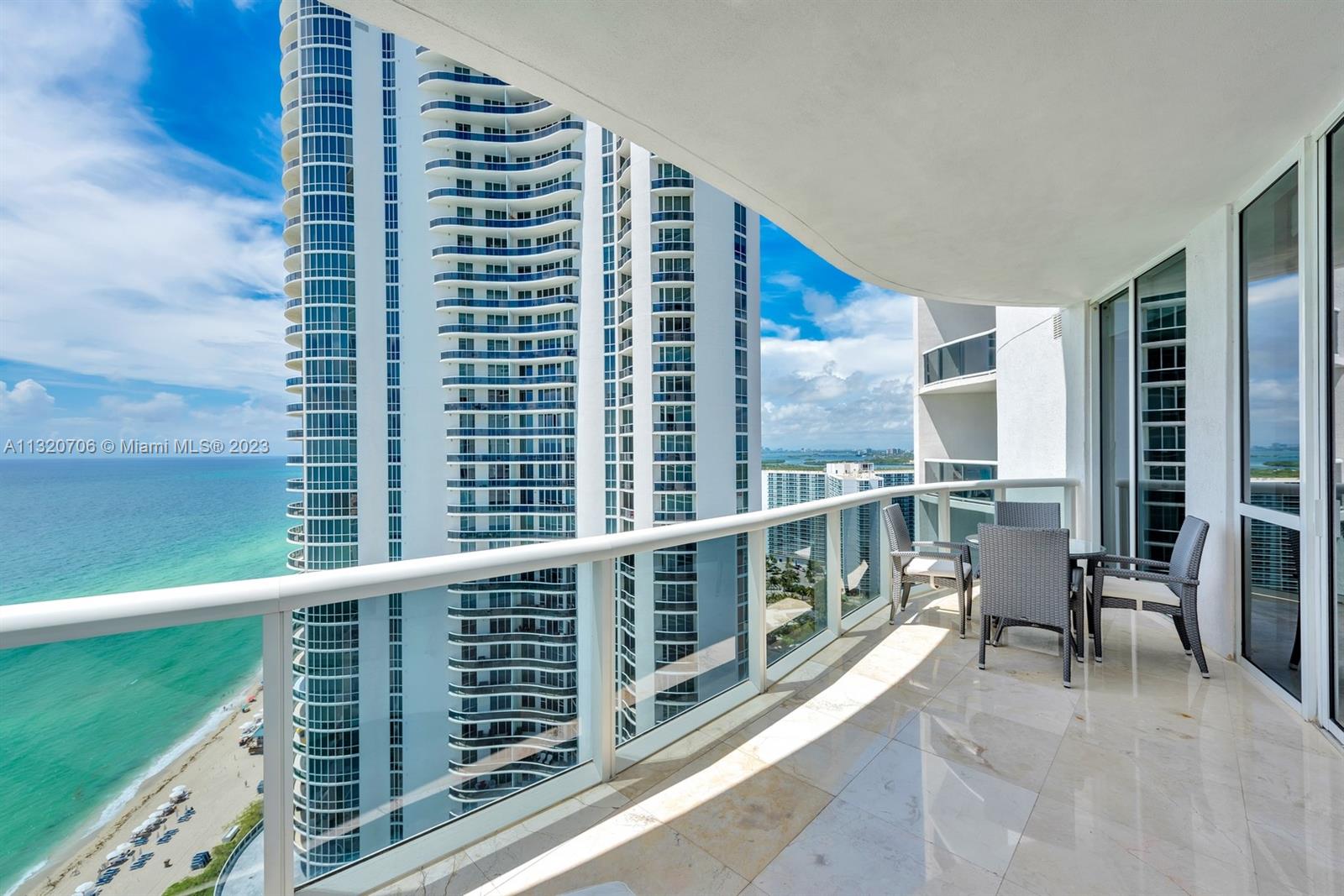 Ver detalles 2307 2 / 3 2106 sq. ft. $ 2022-12-30 0 foto