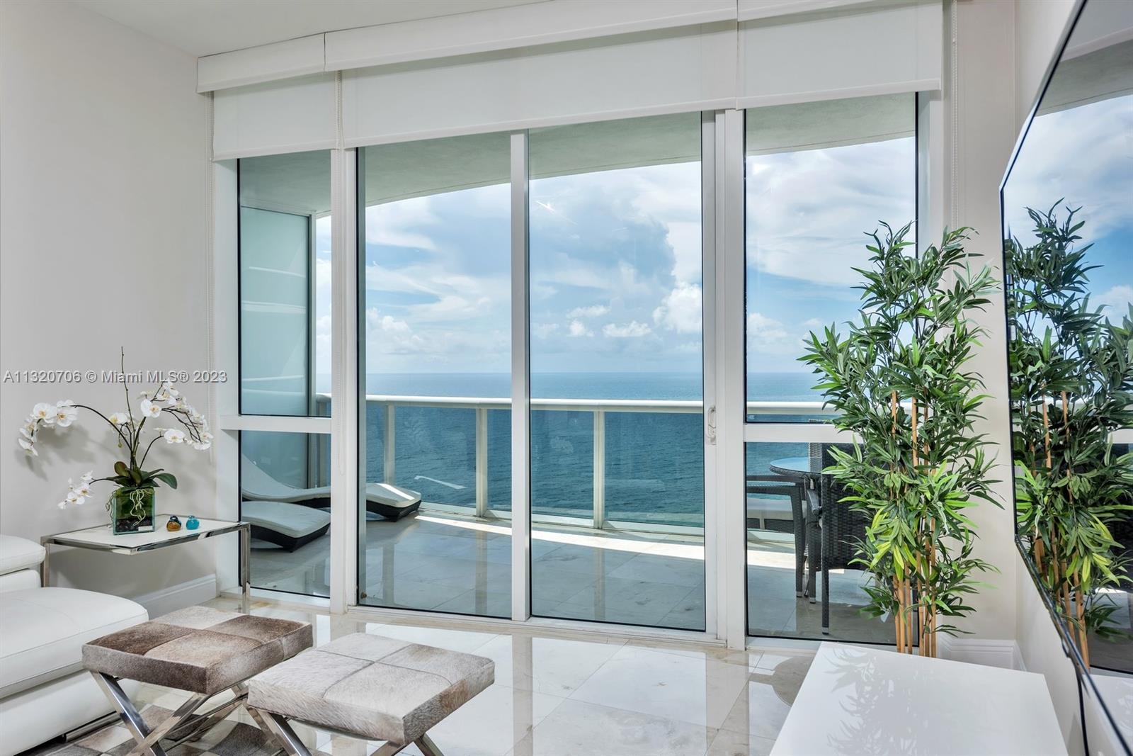 Ver detalles 2307 2 / 3 2106 sq. ft. $ 2022-12-30 0 foto