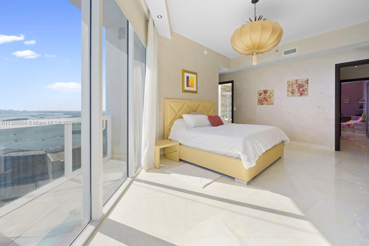 Ver detalles 3806 2 / 4 2327 sq. ft. $ 2023-01-11 0 foto