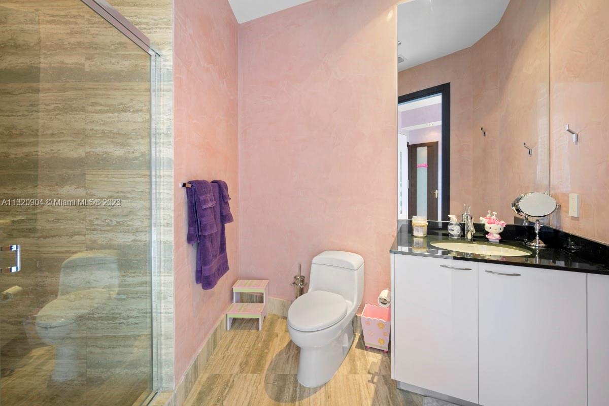 Ver detalles 3806 2 / 4 2327 sq. ft. $ 2023-01-11 0 foto
