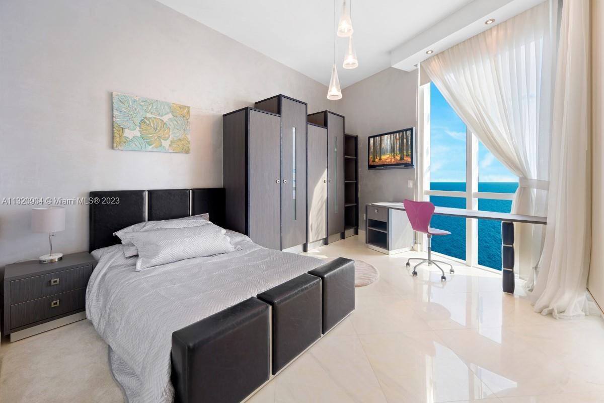 Ver detalles 3806 2 / 4 2327 sq. ft. $ 2023-01-11 0 foto