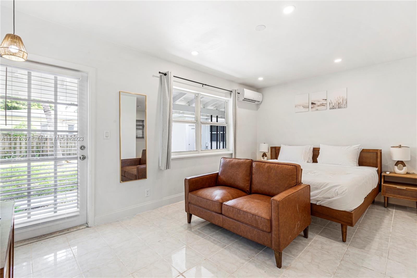 See details / sq. ft. $ 2023-01-02 0 Photo