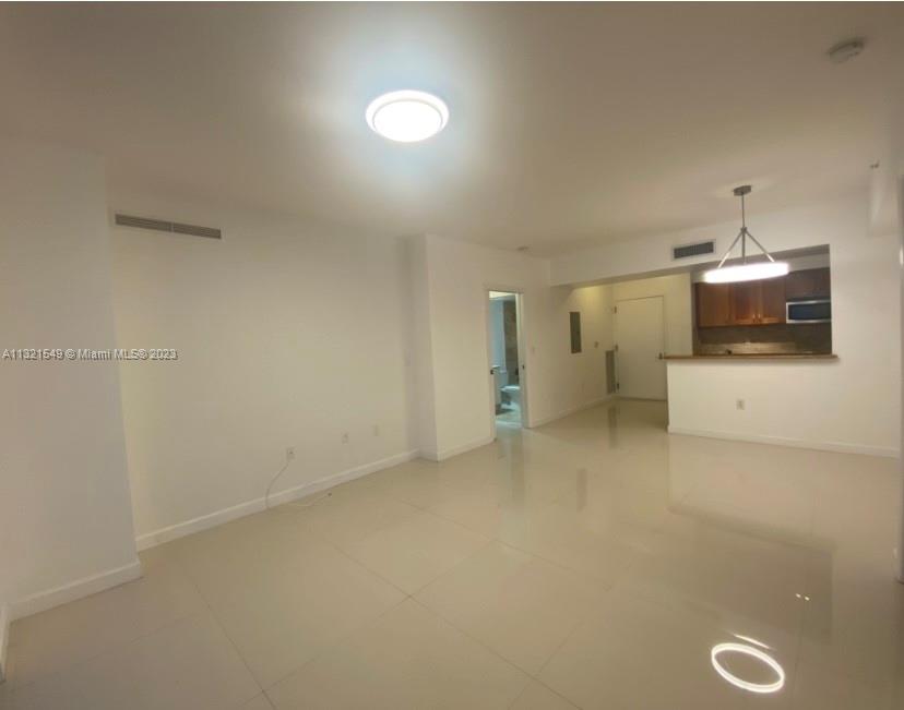 Фото 1755 Hallandale Beach Blvd #1705E, Hallandale Beach, Florida, 33009 -