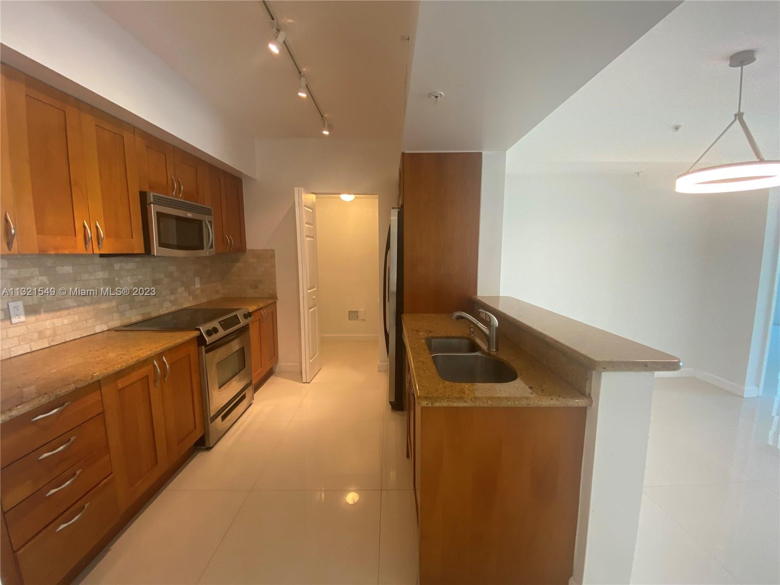 Фото 1755 Hallandale Beach Blvd #1705E, Hallandale Beach, Florida, 33009 -