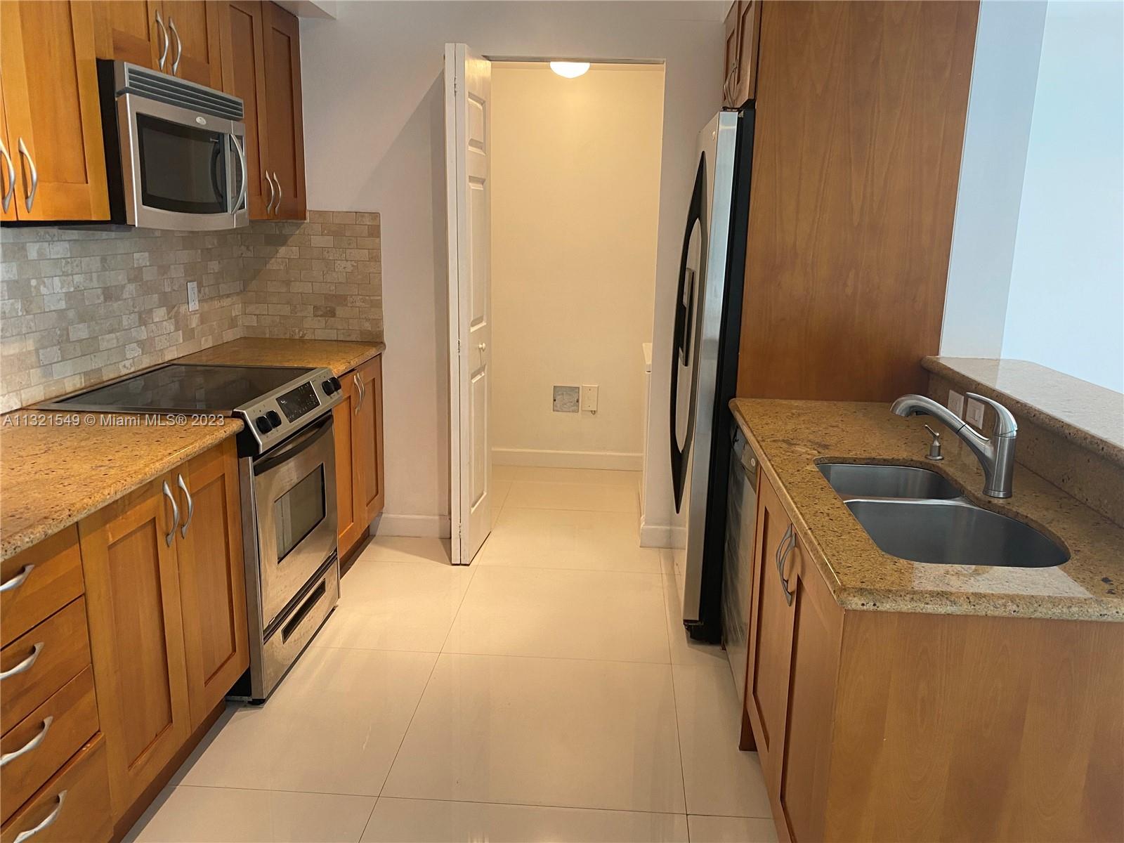 Фото 1755 Hallandale Beach Blvd #1705E, Hallandale Beach, Florida, 33009 -