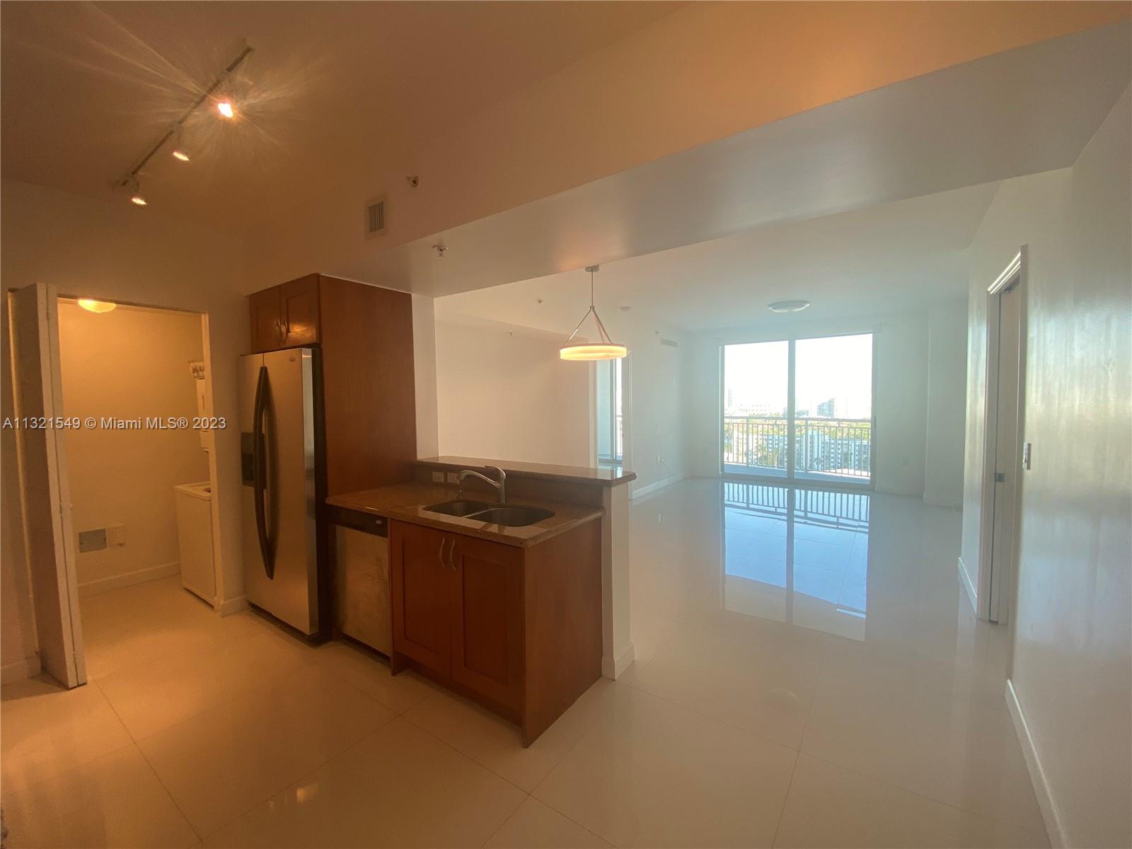 Фото 1755 Hallandale Beach Blvd #1705E, Hallandale Beach, Florida, 33009 -