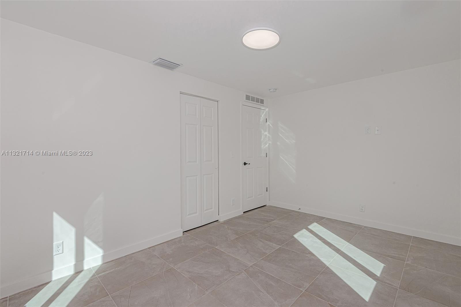 See details / sq. ft. $ 2023-01-13 0 Photo