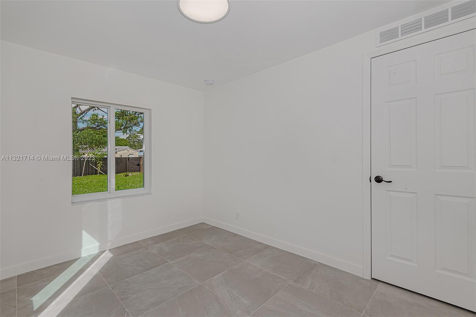 See details / sq. ft. $ 2023-01-13 0 Photo