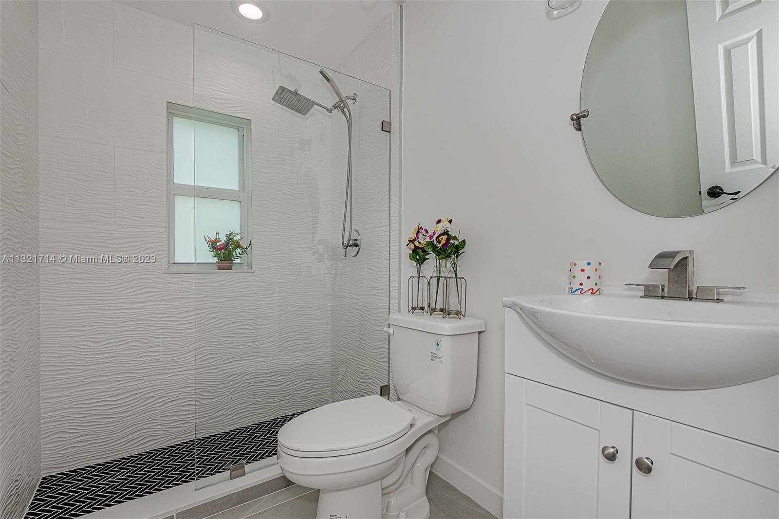See details / sq. ft. $ 2023-01-13 0 Photo