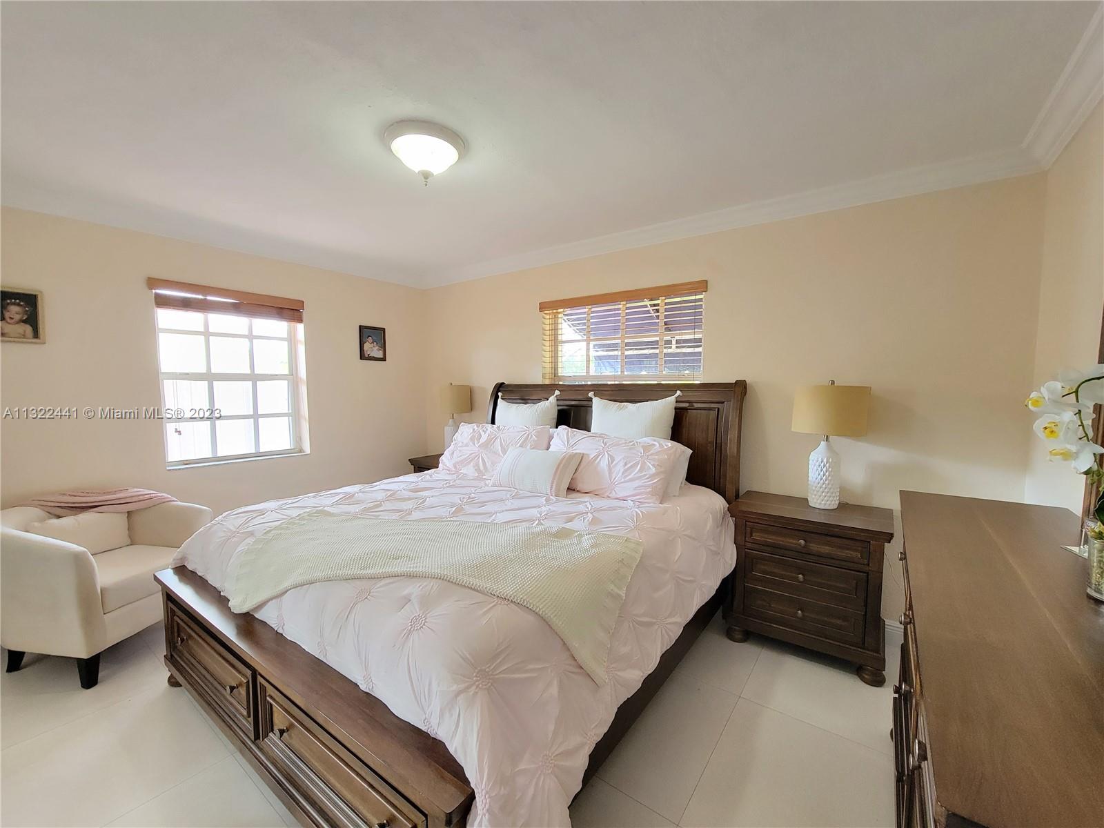 See details / 1876 sq. ft. $ 2023-01-04 0 Photo