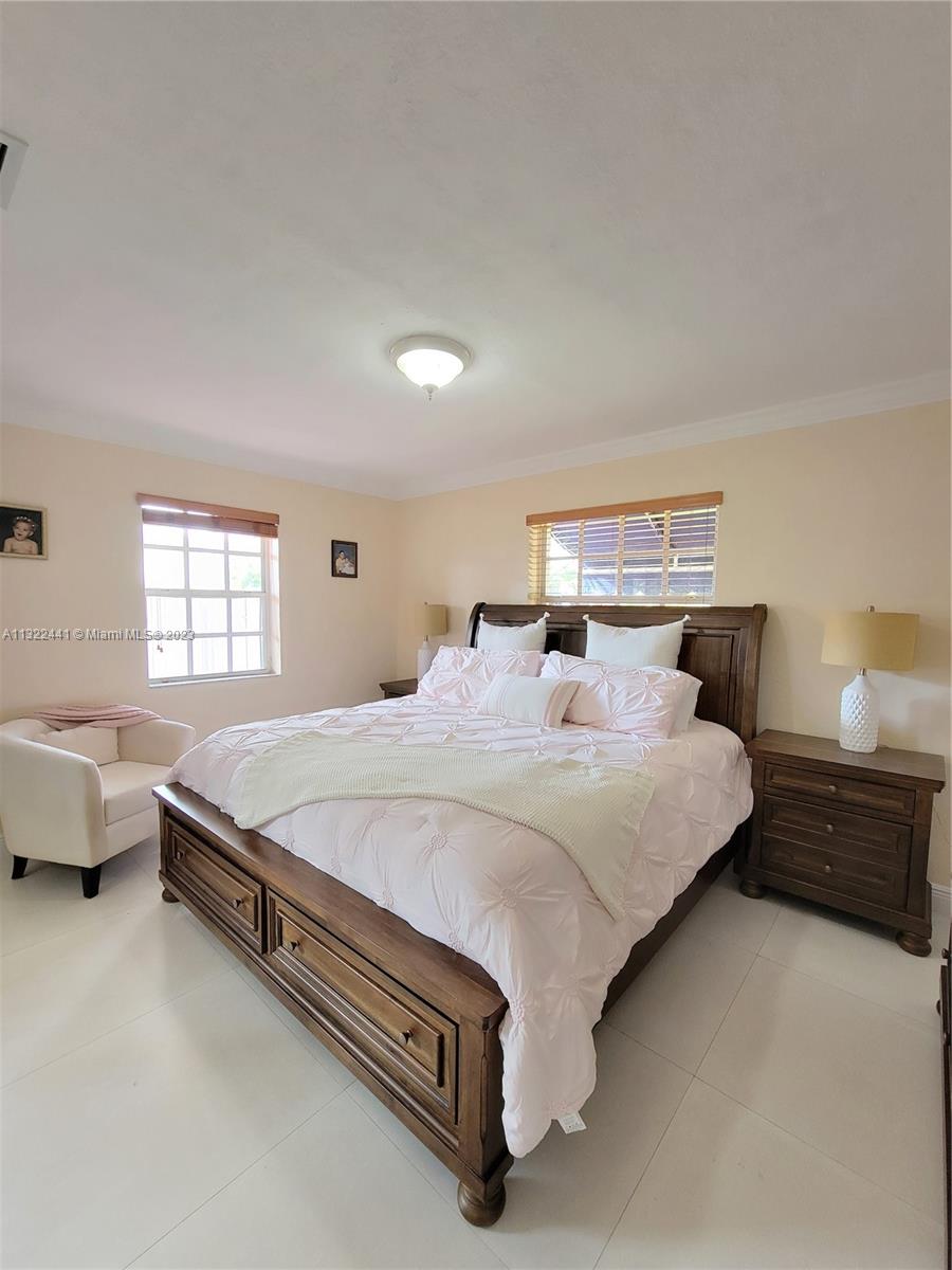See details / 1876 sq. ft. $ 2023-01-04 0 Photo