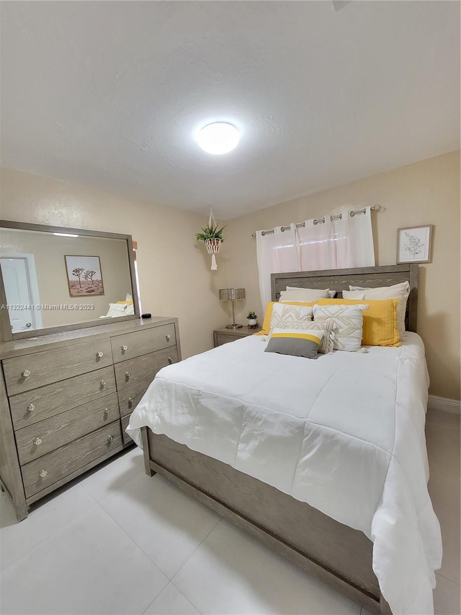 See details / 1876 sq. ft. $ 2023-01-04 0 Photo