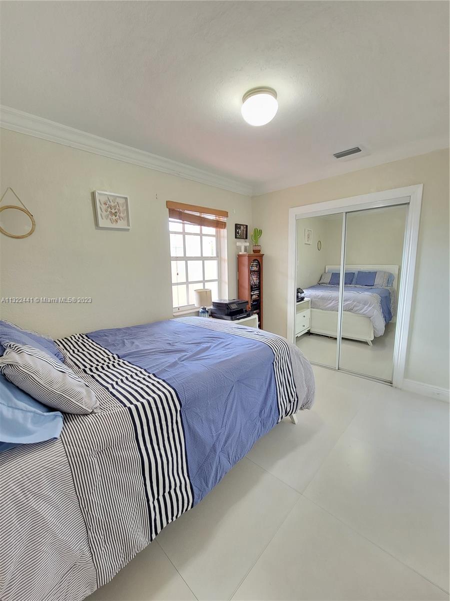 See details / 1876 sq. ft. $ 2023-01-04 0 Photo