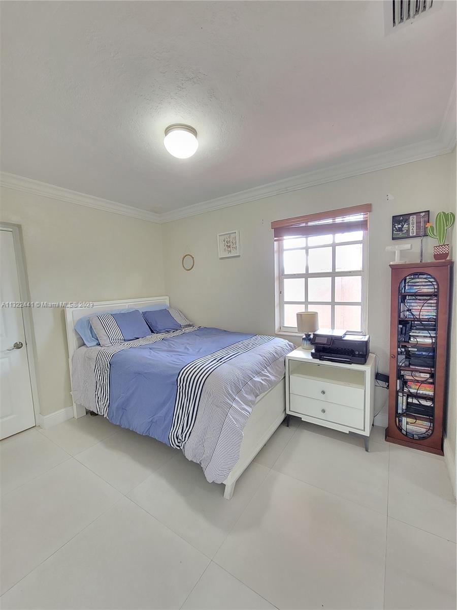 See details / 1876 sq. ft. $ 2023-01-04 0 Photo