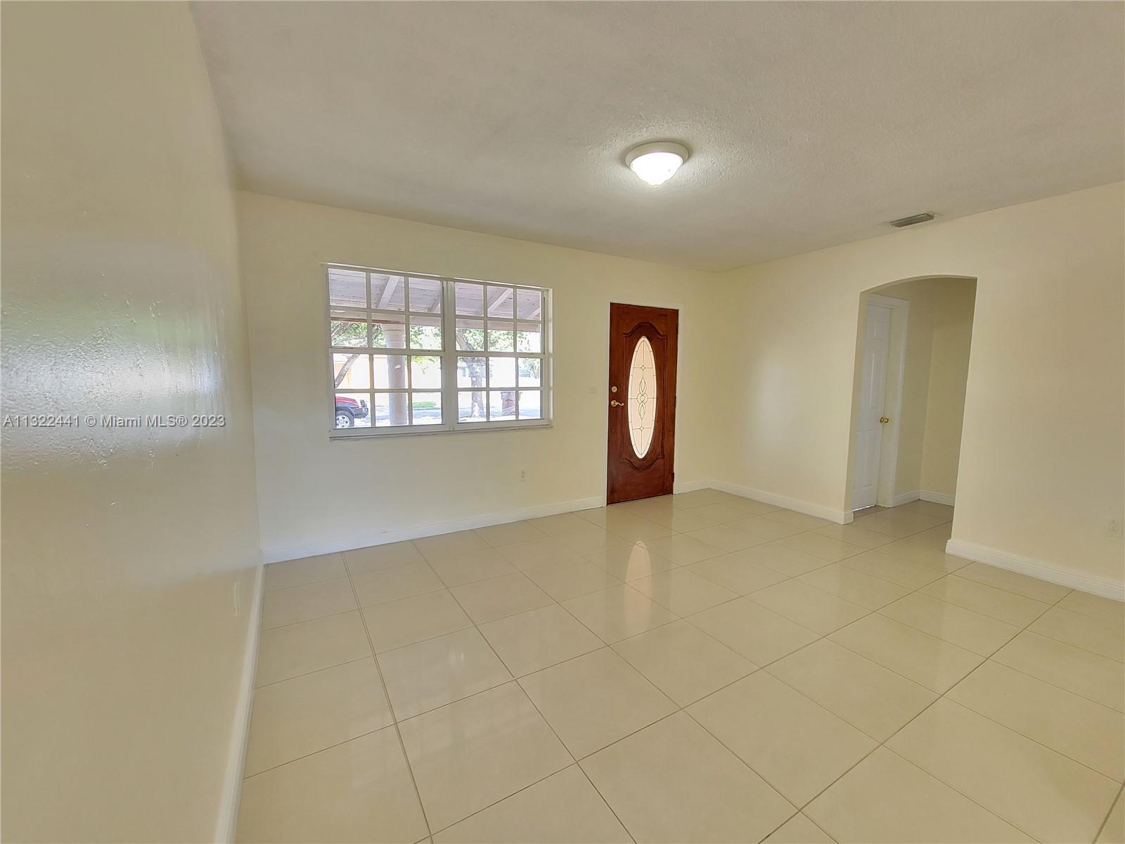 See details / 1876 sq. ft. $ 2023-01-04 0 Photo