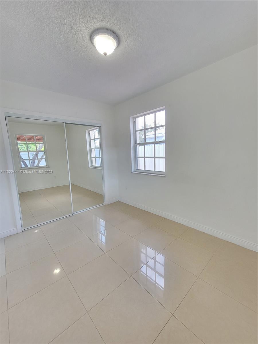 See details / 1876 sq. ft. $ 2023-01-04 0 Photo