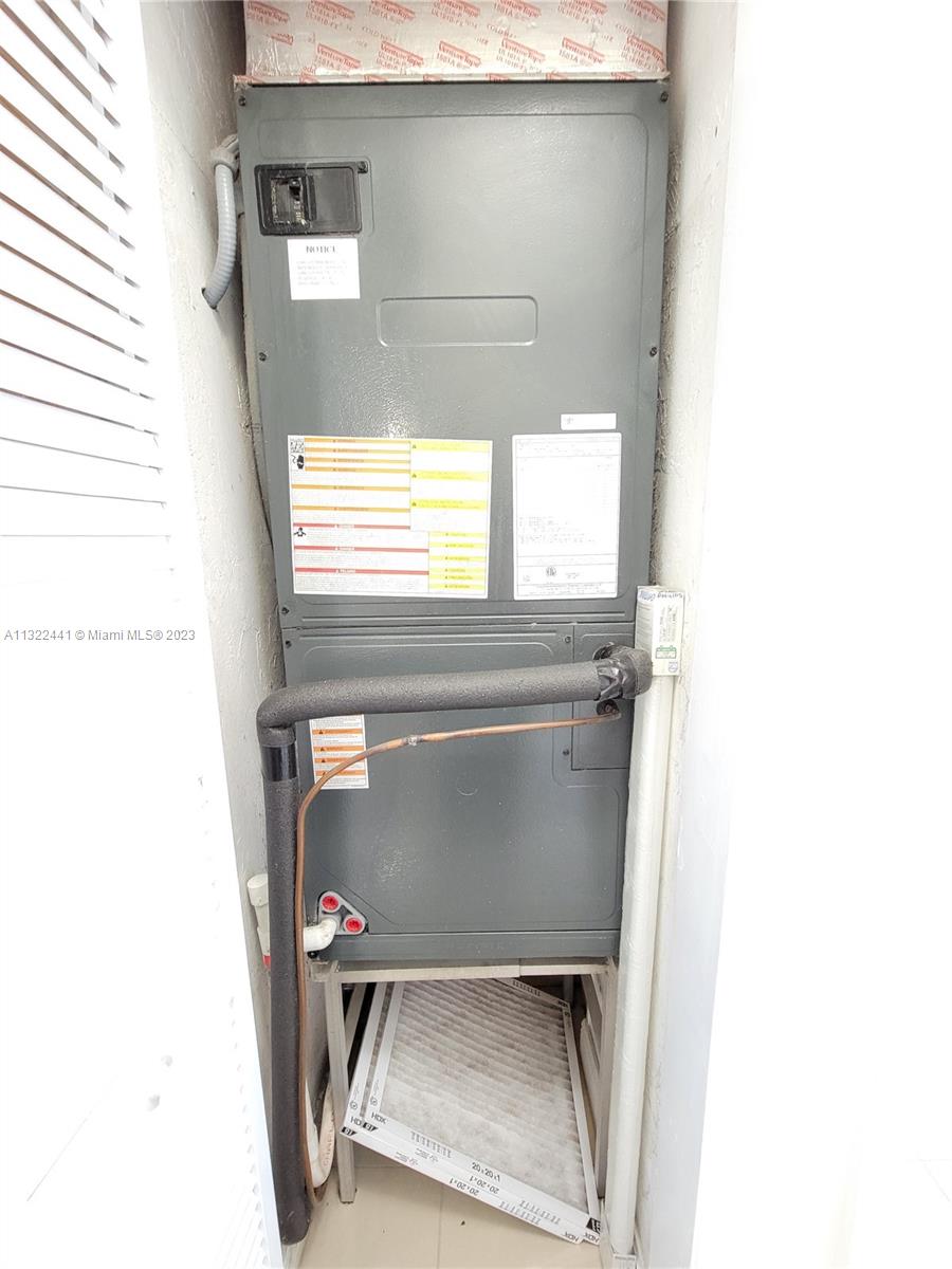 See details / 1876 sq. ft. $ 2023-01-04 0 Photo
