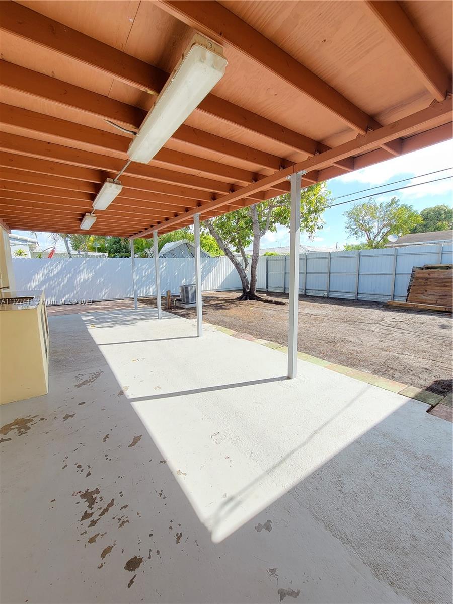 See details / 1876 sq. ft. $ 2023-01-04 0 Photo