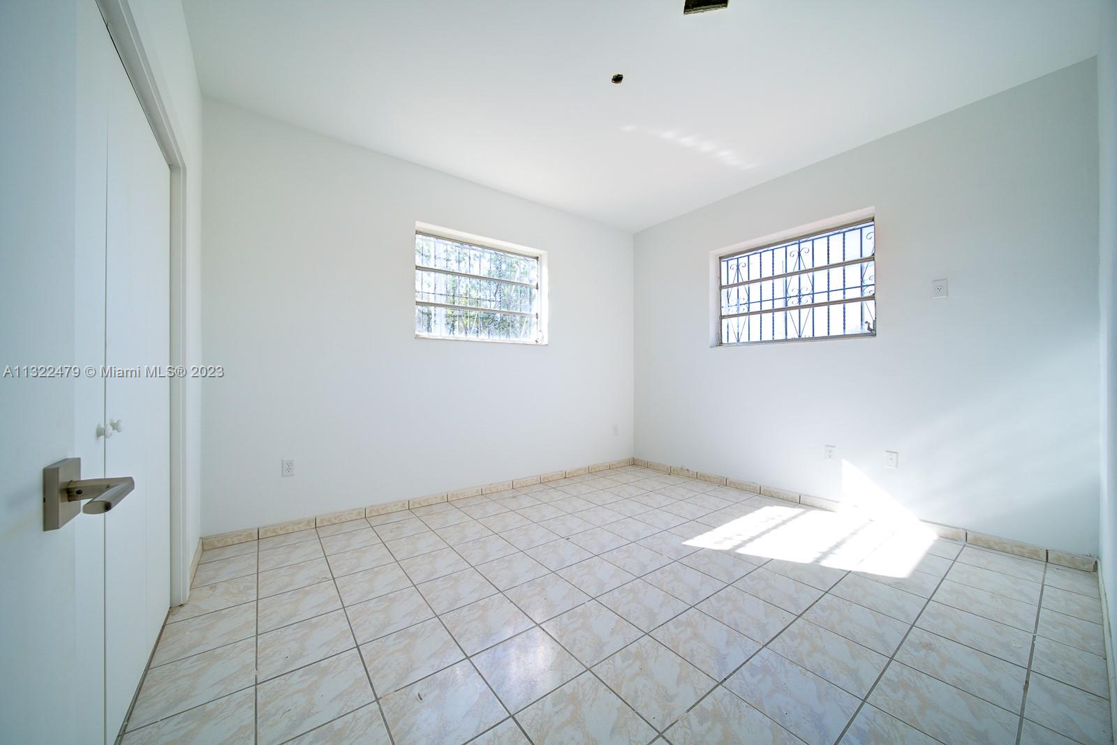 See details / 2304 sq. ft. $ 2023-01-04 0 Photo