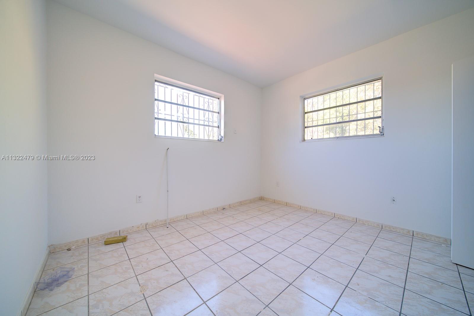 See details / 2304 sq. ft. $ 2023-01-04 0 Photo