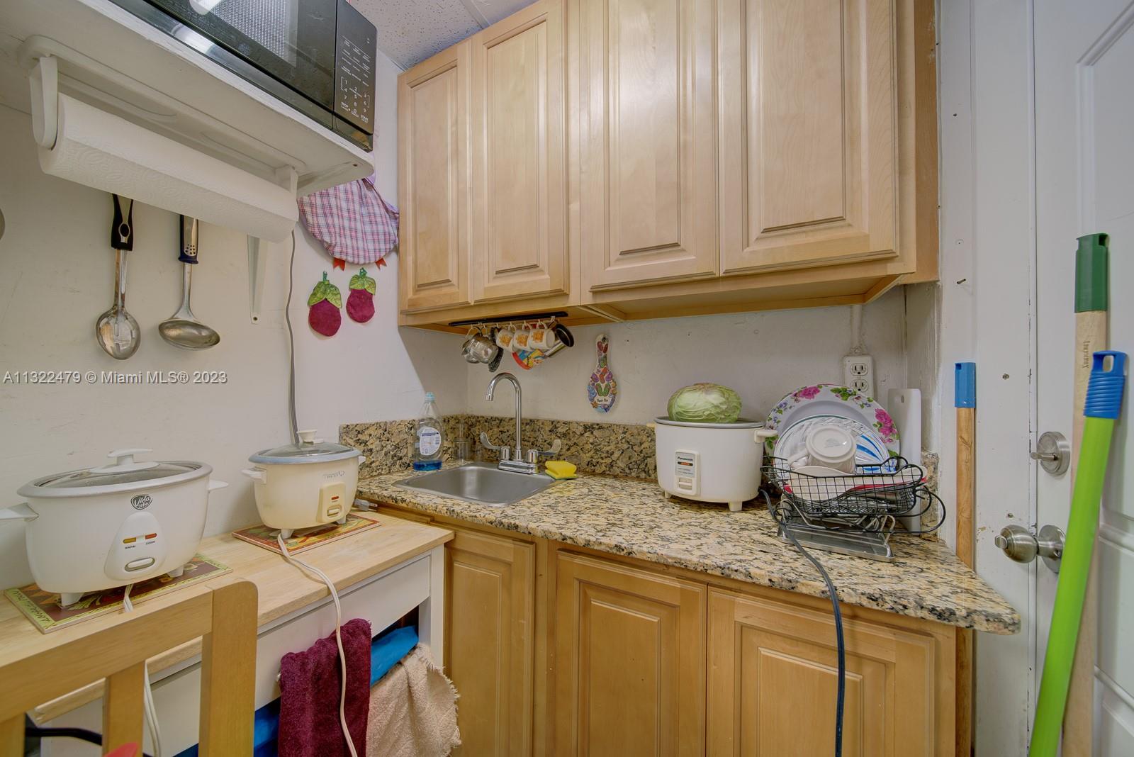 See details / 2304 sq. ft. $ 2023-01-04 0 Photo