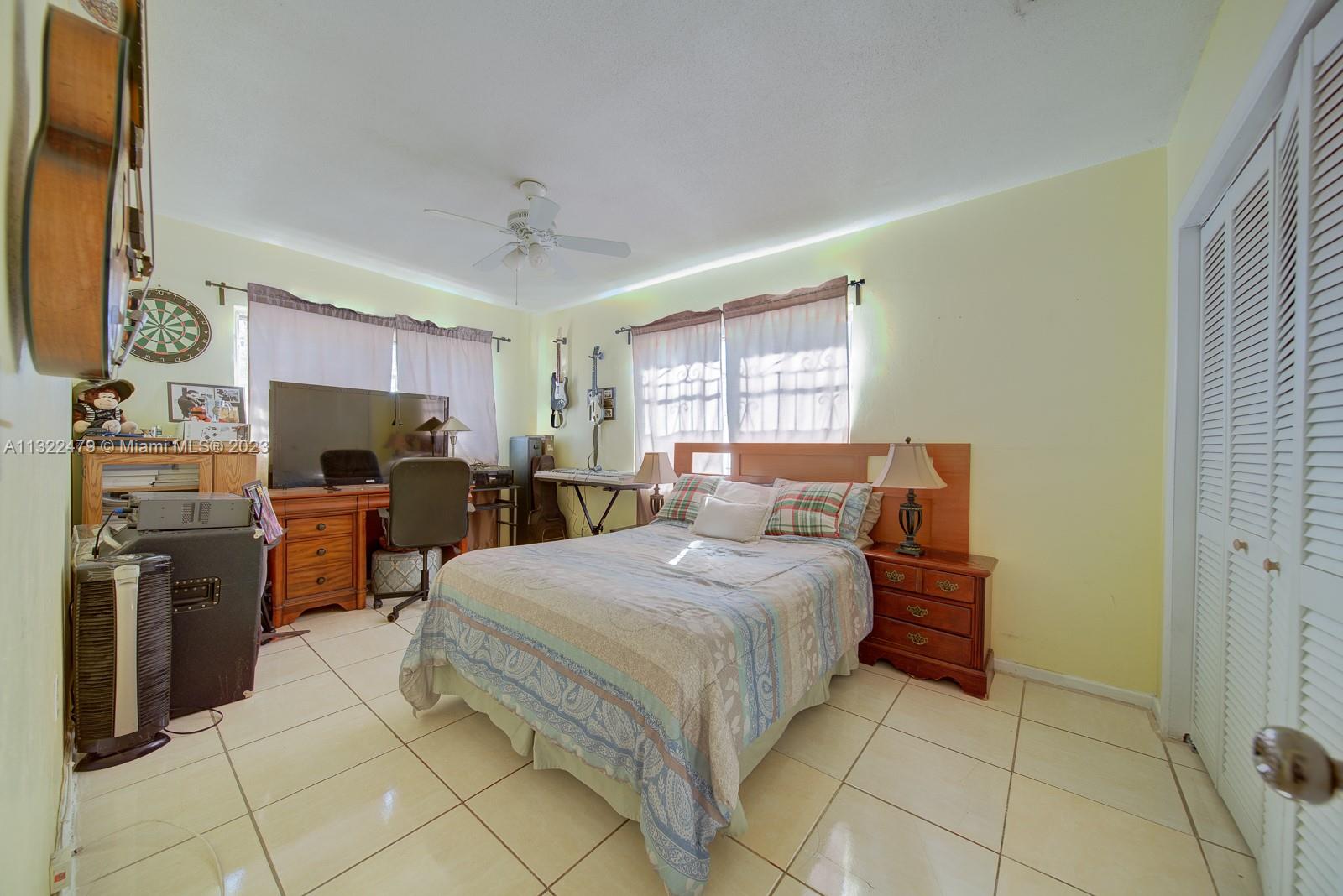 See details / 2304 sq. ft. $ 2023-01-04 0 Photo