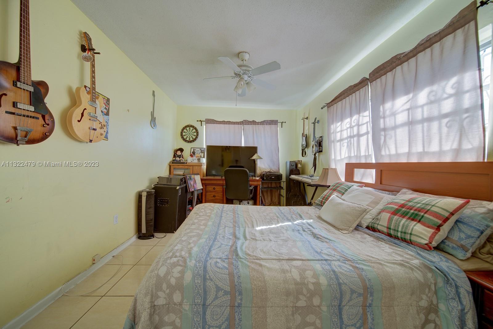 See details / 2304 sq. ft. $ 2023-01-04 0 Photo