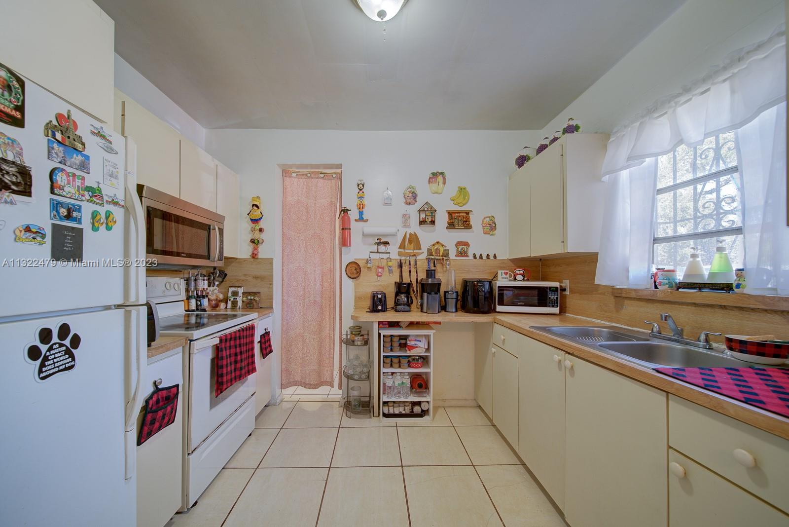 See details / 2304 sq. ft. $ 2023-01-04 0 Photo