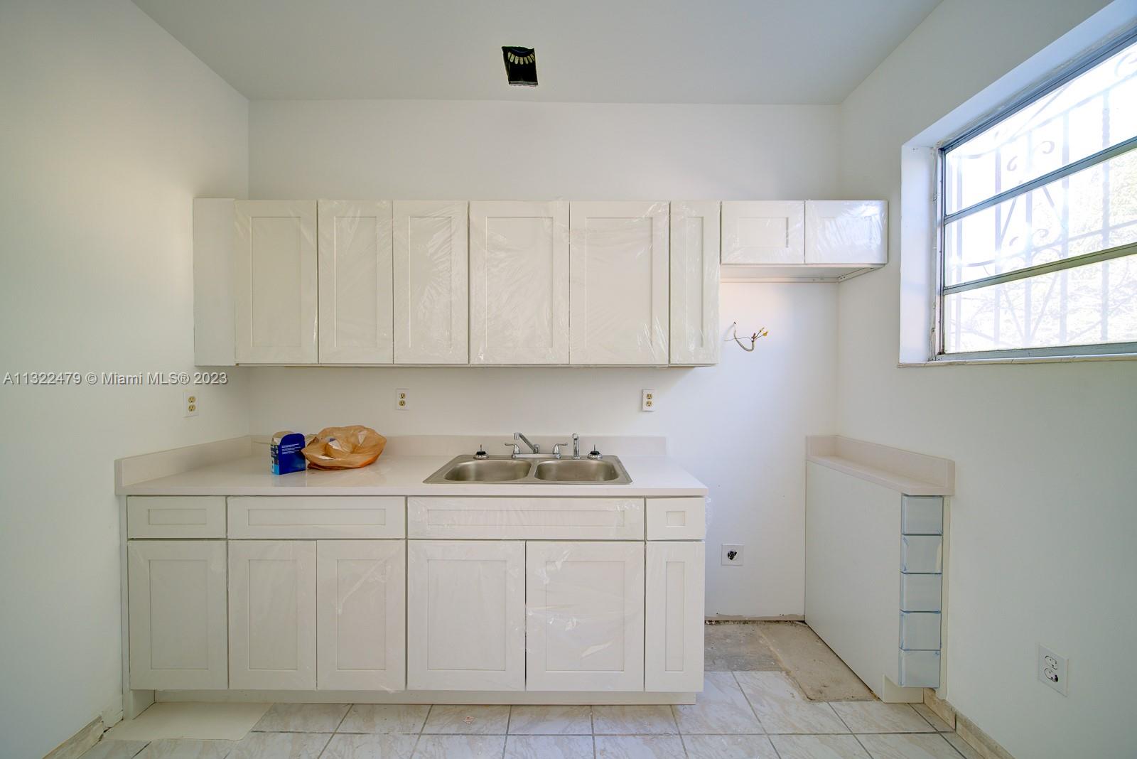 See details / 2304 sq. ft. $ 2023-01-04 0 Photo