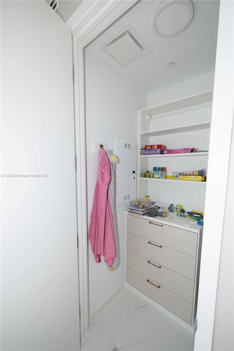 Ver detalles 1404 2 / 3 1571 sq. ft. $ 2023-01-18 0 foto
