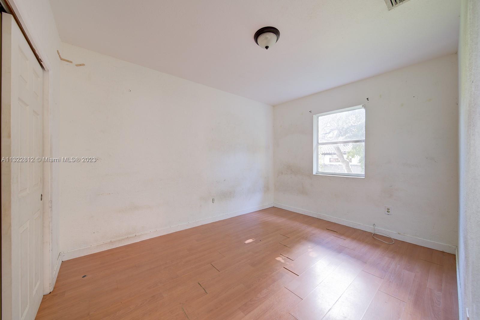 See details / 3842 sq. ft. $ 2023-01-05 0 Photo
