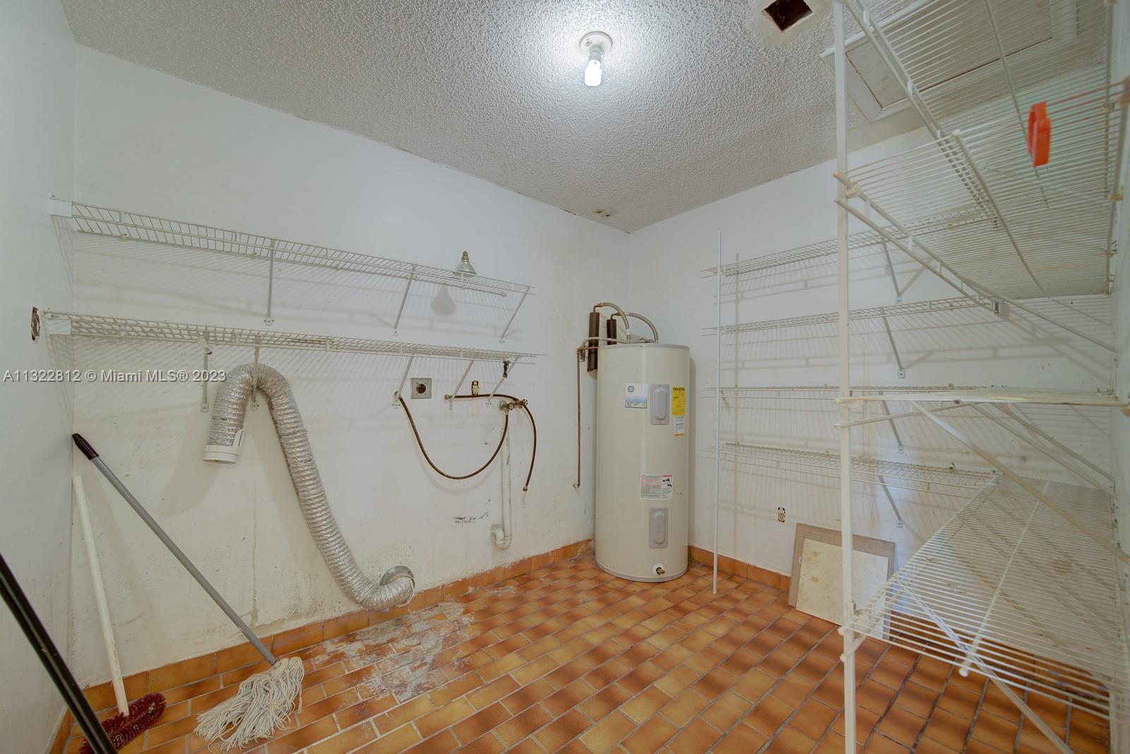 See details / 3842 sq. ft. $ 2023-01-05 0 Photo