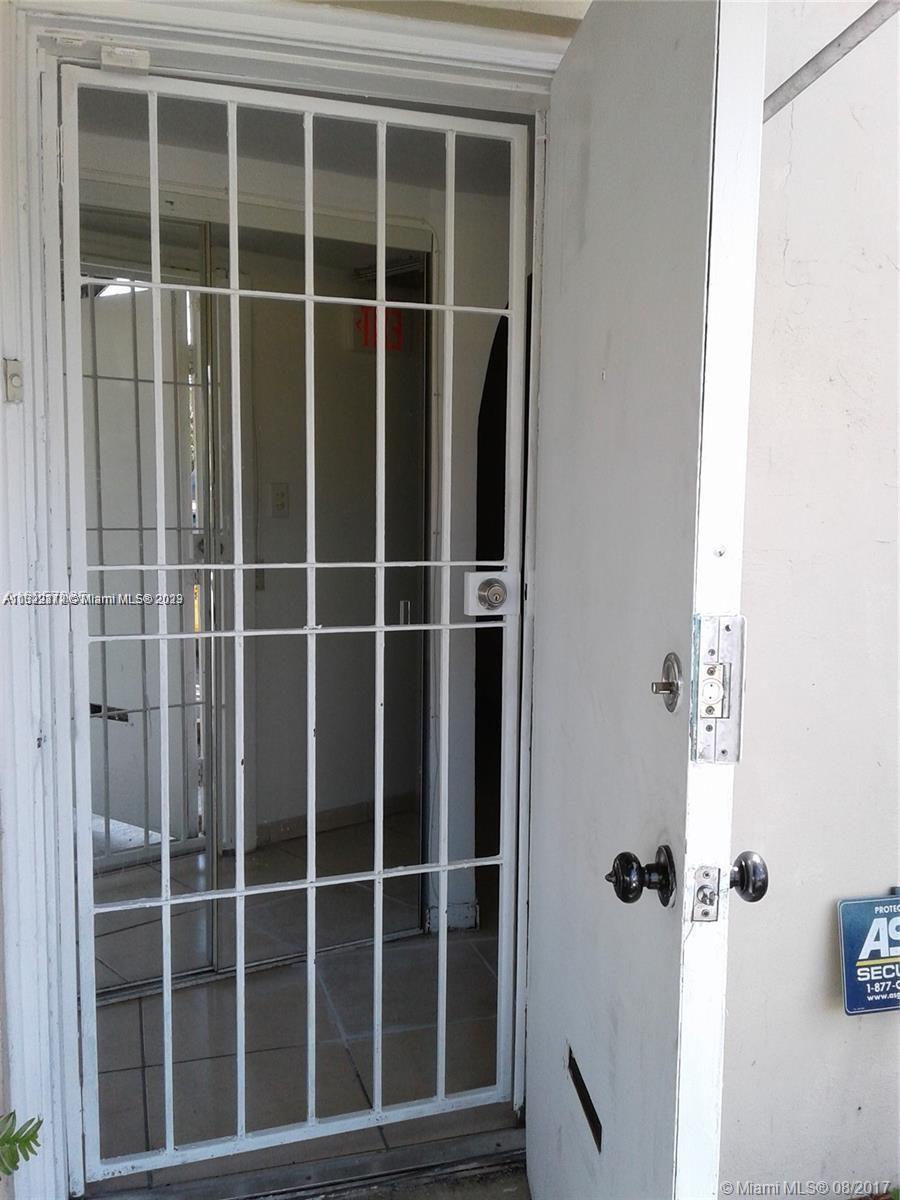 See details 1693 / sq. ft. $ 2023-01-24 0 Photo