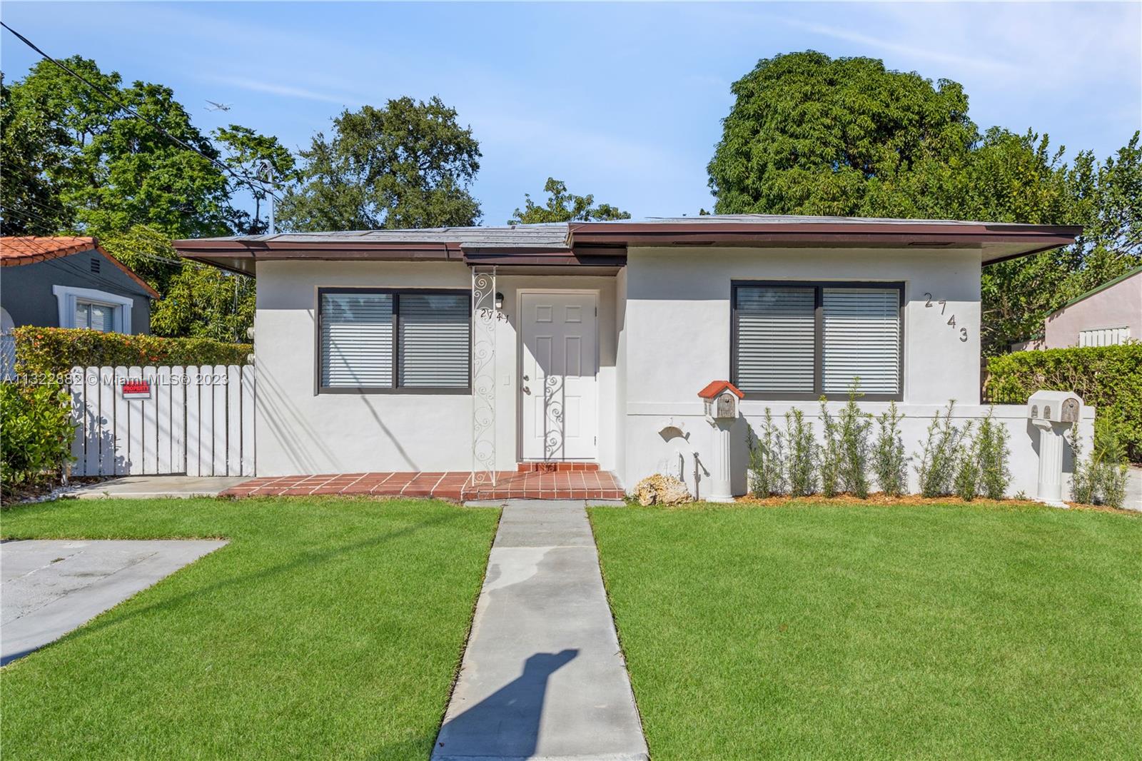 See details / 2202 sq. ft. $ 2023-01-13 0 Photo